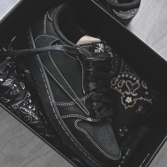 Travis Scott x Jordan Air Jordan 1 Low Retro OG shoe main image 6